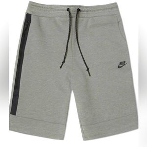 Set of 4 Men’s Nike Tech Fleece Size S